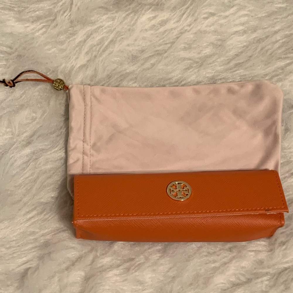 Tory Burch eyeglass case and polishing cloth